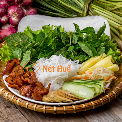Roll with grilled pork and vermicelli